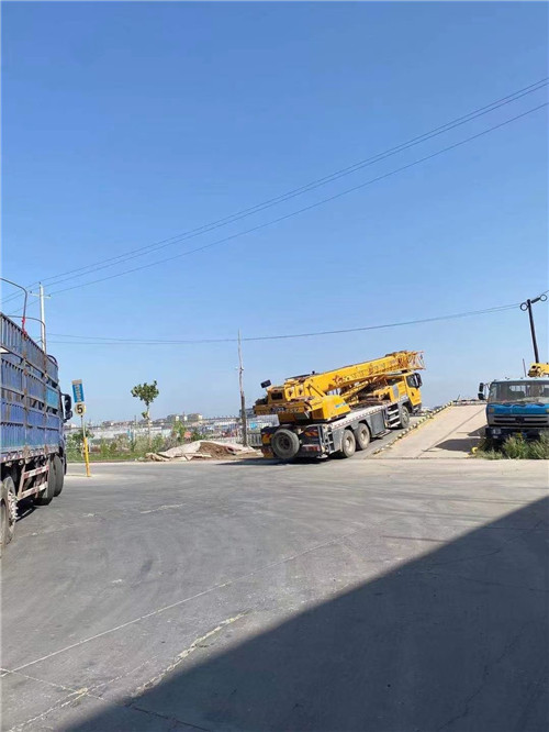 吉林市25吨吊车的租赁价格大概是多少？